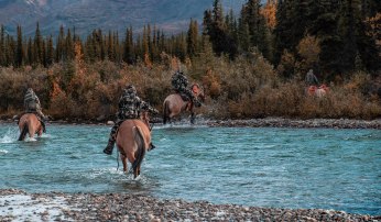 Horse_River_Crossing